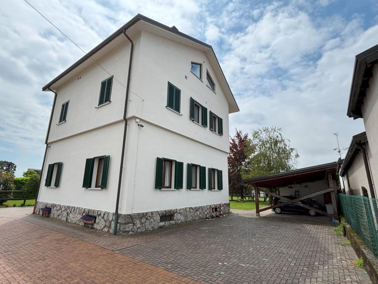 Casa Vacanze Magnolia Borgo Ticino Eksteriør billede
