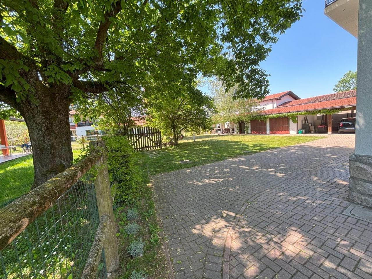 Casa Vacanze Magnolia Borgo Ticino Eksteriør billede
